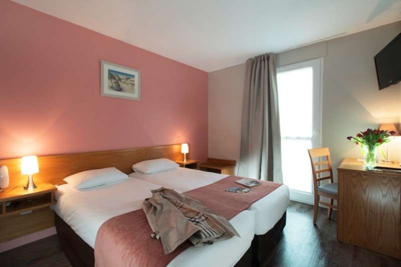 Brit Hotel Les Alizes Pornic Rum bild